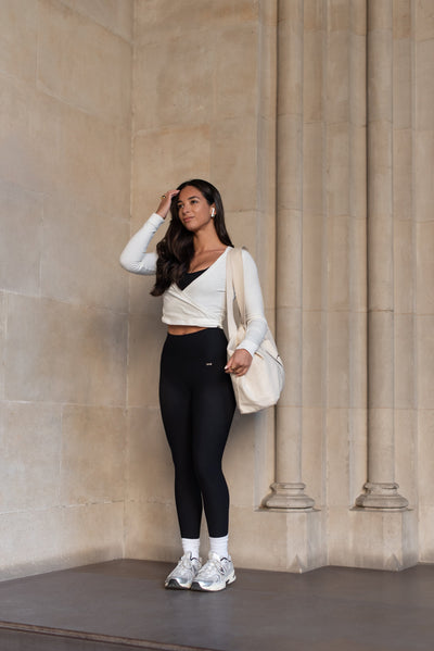 Venus Jacket en Blanco-Jackets-Tienda Ropa Leggings Yoga Sostenibles Reciclados Mujer On-line Barcelona Believe Athletics Sustainable Recycled Yoga Clothes