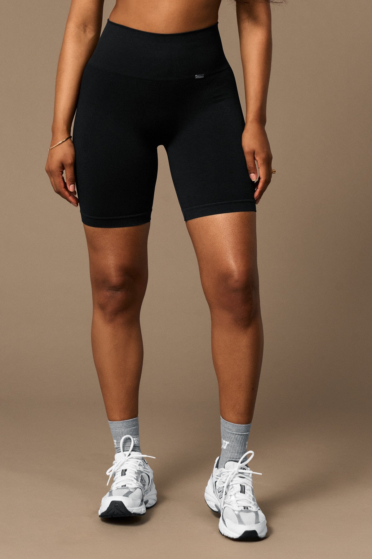 Bliss Biker en Negro-Bikers-Tienda Ropa Leggings Yoga Sostenibles Reciclados Mujer On-line Barcelona Believe Athletics Sustainable Recycled Yoga Clothes