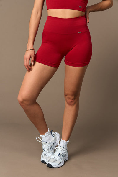 Bliss Short en Rojo-Shorts-Tienda Ropa Leggings Yoga Sostenibles Reciclados Mujer On-line Barcelona Believe Athletics Sustainable Recycled Yoga Clothes