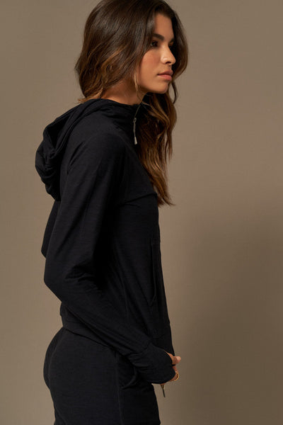 Easy Jacket en Navy-Jackets-Tienda Ropa Leggings Yoga Sostenibles Reciclados Mujer On-line Barcelona Believe Athletics Sustainable Recycled Yoga Clothes