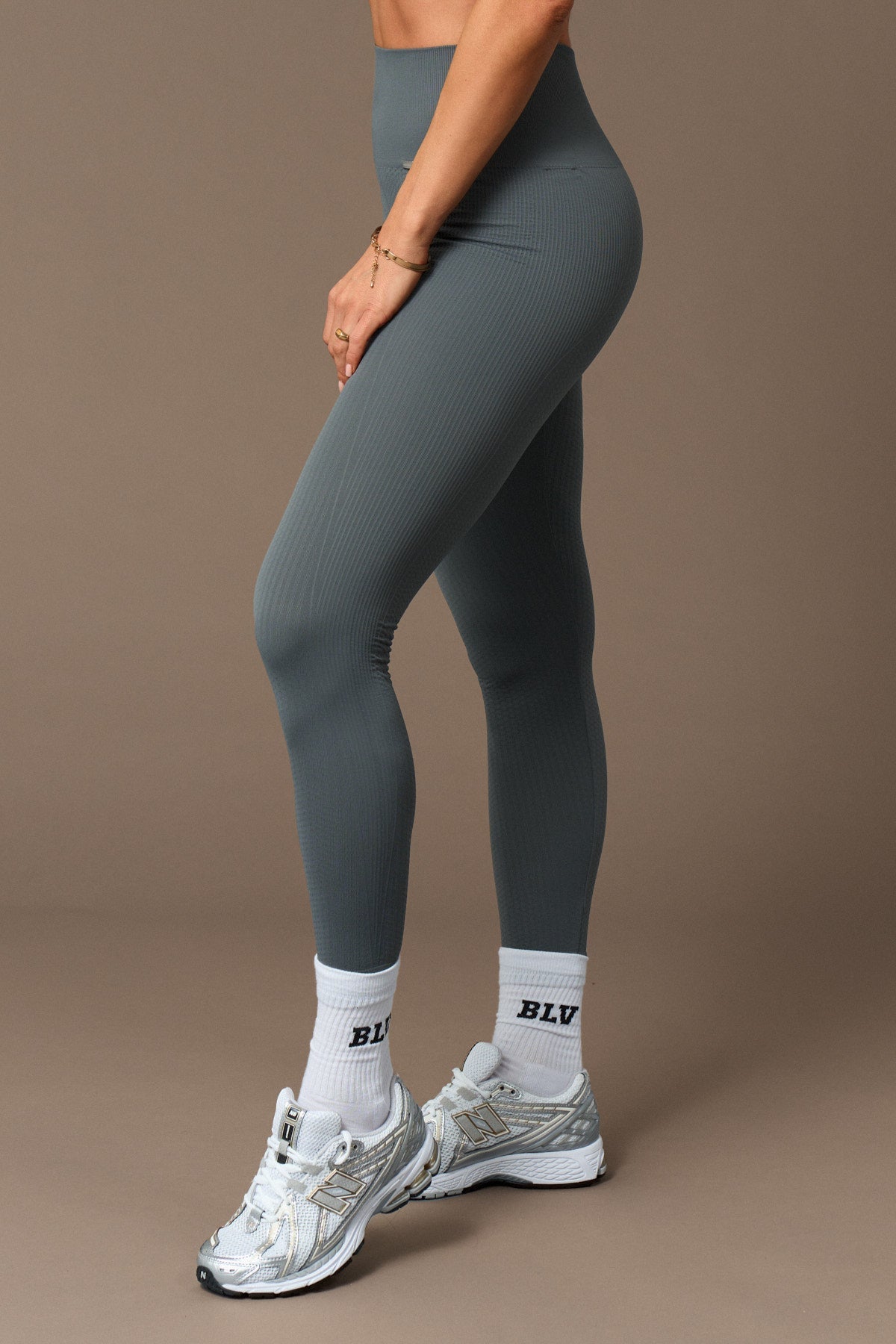 Flow Legging in Grey-Long Leggings-Store Clothing Sustainable Recycled Yoga Leggings Women On-line Barcelona Believe Athletics Sustainable Recycled Yoga Clothes