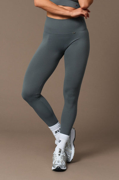 Flow Legging in Grey-Long Leggings-Store Clothing Sustainable Recycled Yoga Leggings Women On-line Barcelona Believe Athletics Sustainable Recycled Yoga Clothes