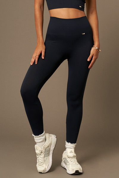 Flow Legging in Navy-Long Leggings-Store Clothing Sustainable Recycled Yoga Leggings Women On-line Barcelona Believe Athletics Sustainable Recycled Yoga Clothes