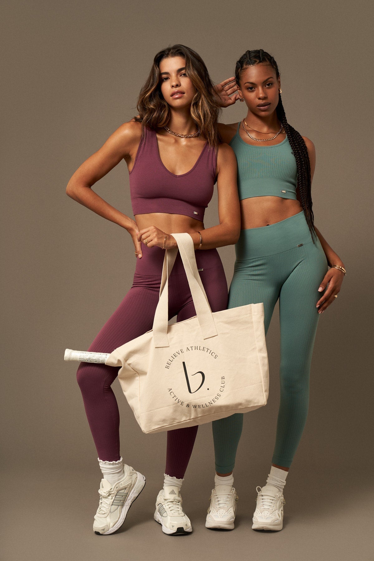 Mond-BH in Açai-Bras-Kleidung kaufen Nachhaltige recycelte Yoga-Leggings Frauen On-line Barcelona Believe Leichtathletik Nachhaltige recycelte Yoga-Kleidung