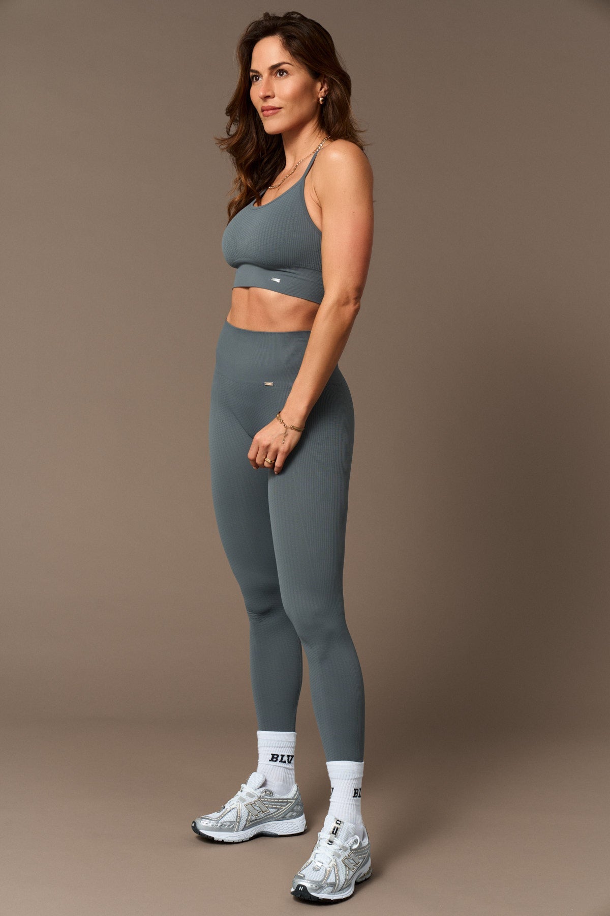 Vinyasa Bra Grey-Bras-Tienda Ropa Leggings Yoga Sostenibles Reciclados Mujer On-line Barcelona Believe Athletics Sustainable Recycled Yoga Clothes